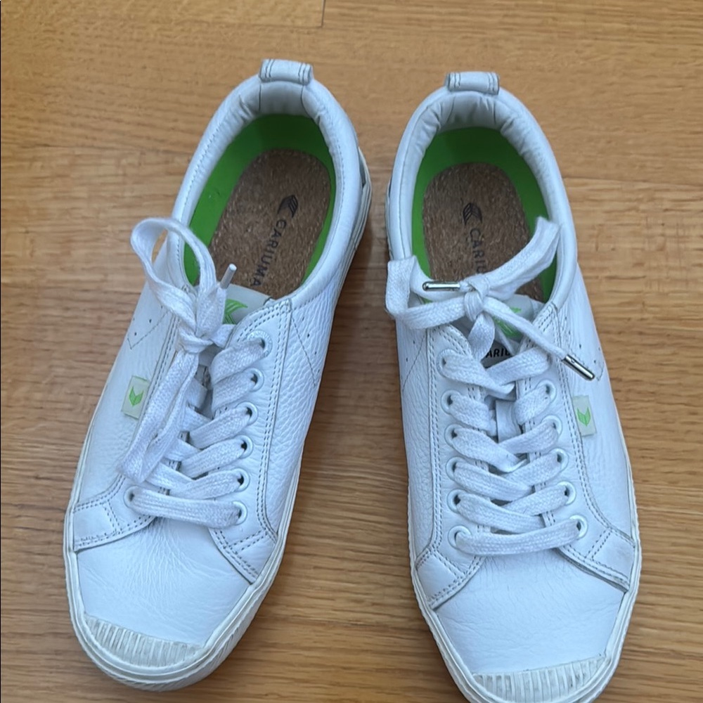 Cariuma white leather sneakers 9.5